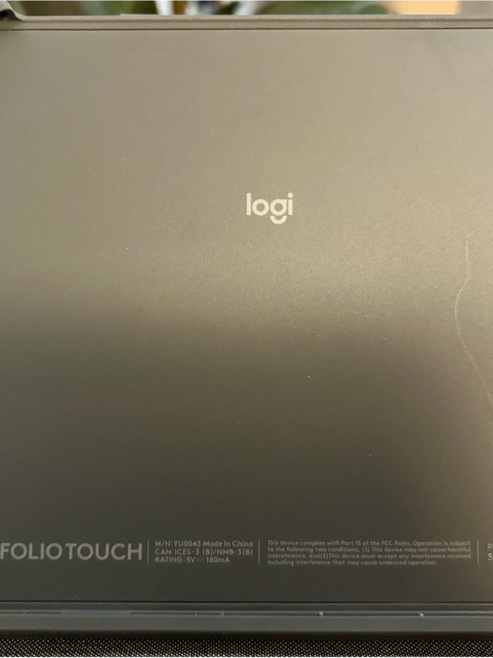 Logitech Foliotouch Tablet Keyboard (iPad Pro 11-inch) - Picture 3 of 5